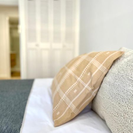 Housing Leon Ana Mogas Con Garaje Apartment Bagian luar foto