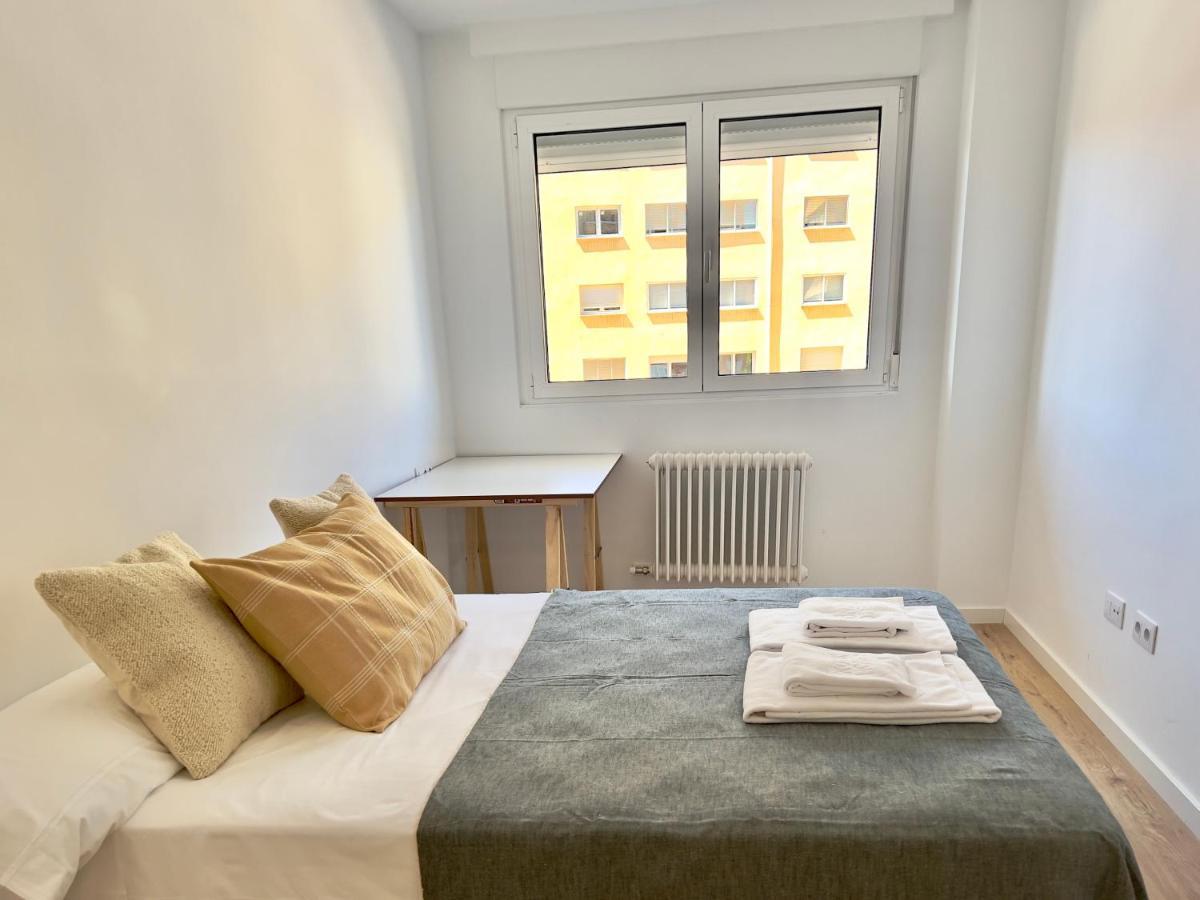 Housing Leon Ana Mogas Con Garaje Apartment Bagian luar foto