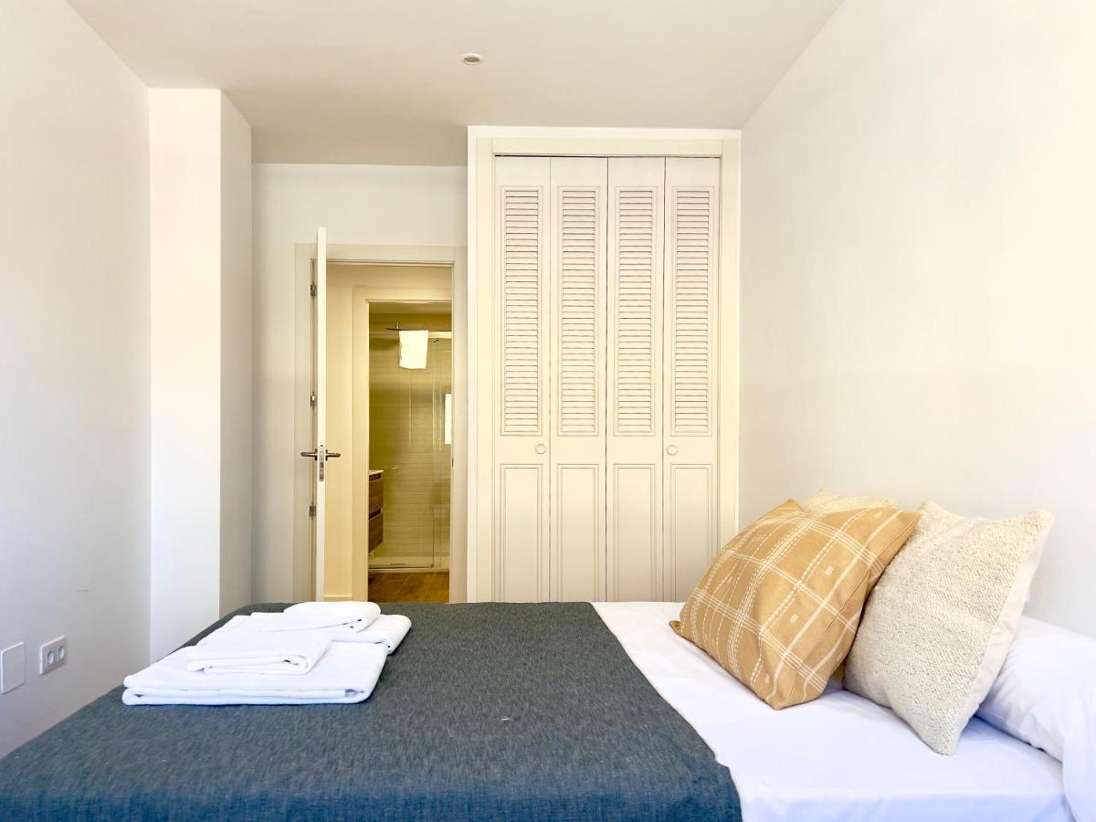 Housing Leon Ana Mogas Con Garaje Apartment Bagian luar foto