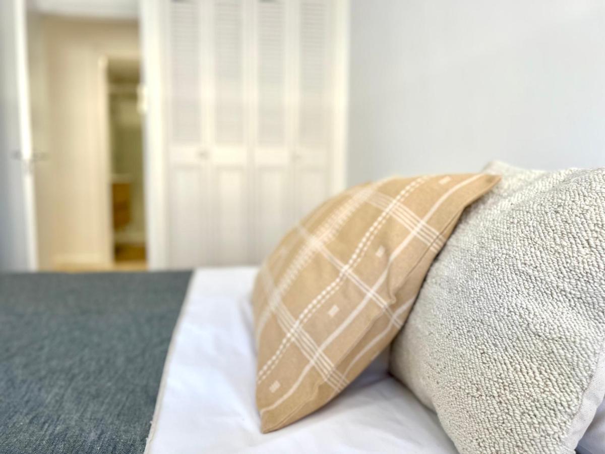 Housing Leon Ana Mogas Con Garaje Apartment Bagian luar foto