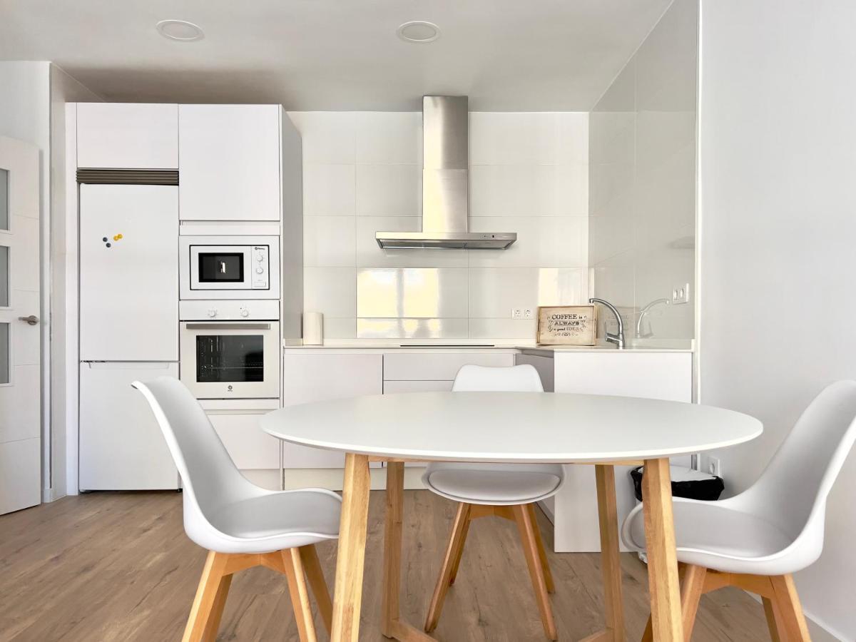 Housing Leon Ana Mogas Con Garaje Apartment Bagian luar foto